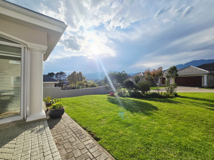 3 Bedroom Property for Sale in Kingswood Golf Estate Western Cape